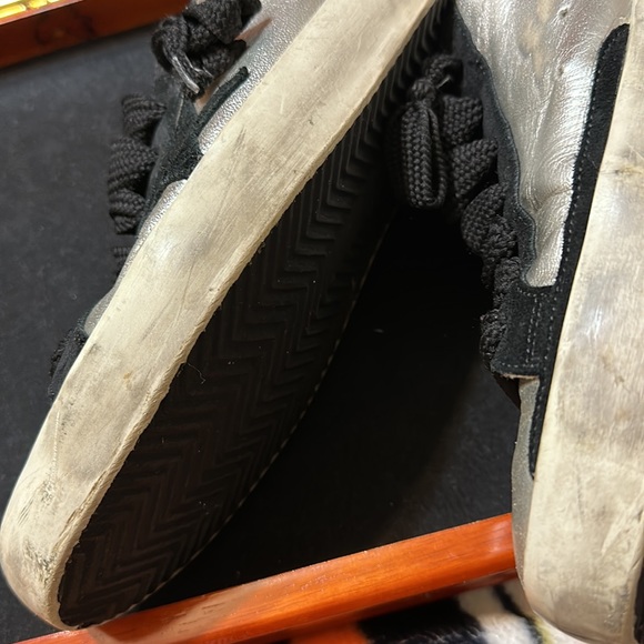 Golden Goose . - Picture 4 of 5